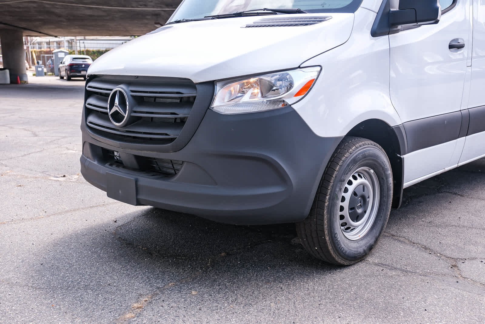 New 2025 Arctic+White Mercedes-Benz Cargo 144WB High Roof RWD 2.0L I4 Diesel Turbo SO image 28
