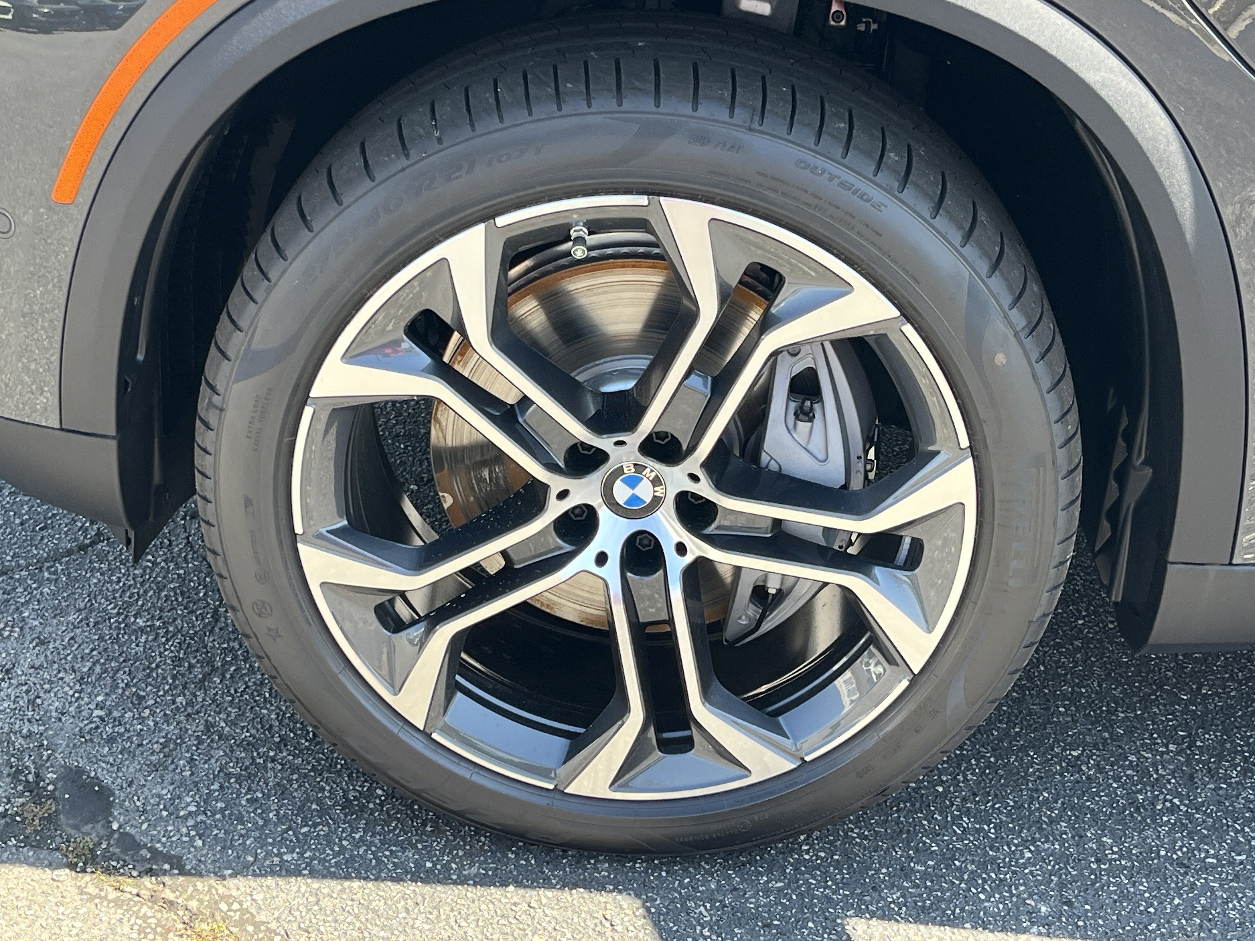 New 2026 Dravit Grey Metallic BMW xDrive50e image 30