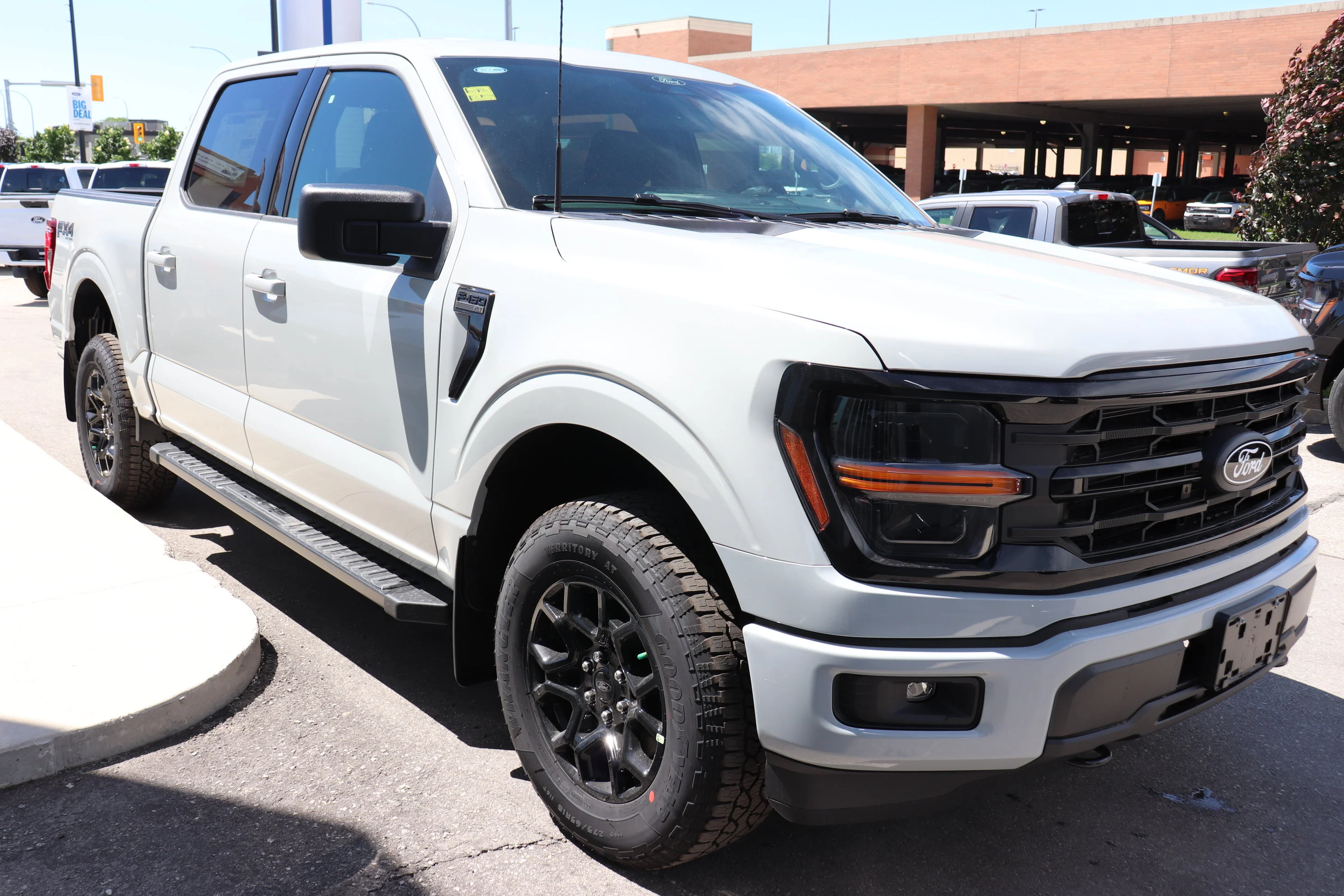 New 2026 AVALANCHE Ford XLT image 4