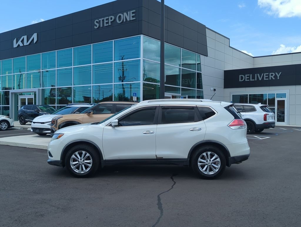 Used 2015 White Nissan SV image 4