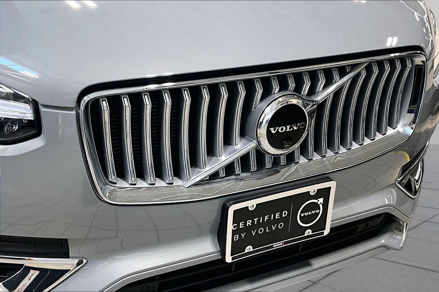 Used 2025 Vapour Grey Metallic Volvo Plus image 30