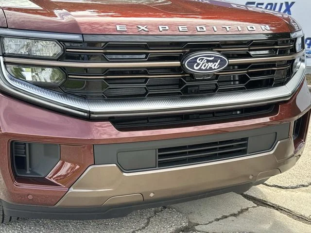 New 2027 Bronze Fire Metallic Tinted Clearcoat Ford MAX King Ranch® image 3