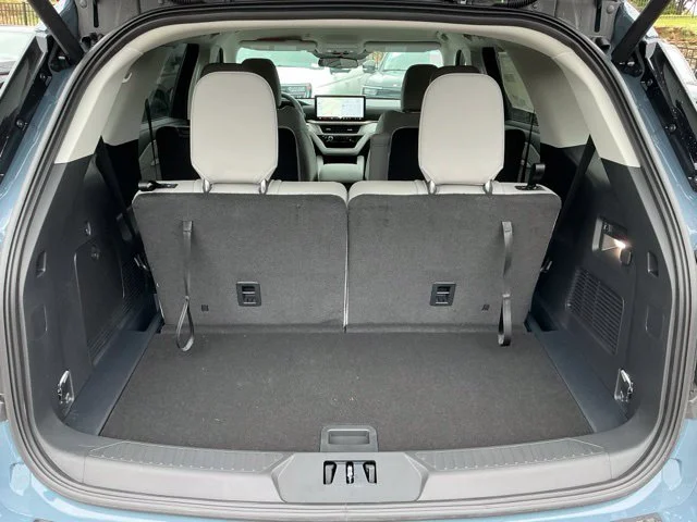New 2026 Vapor Blue Metallic Ford Active image 7