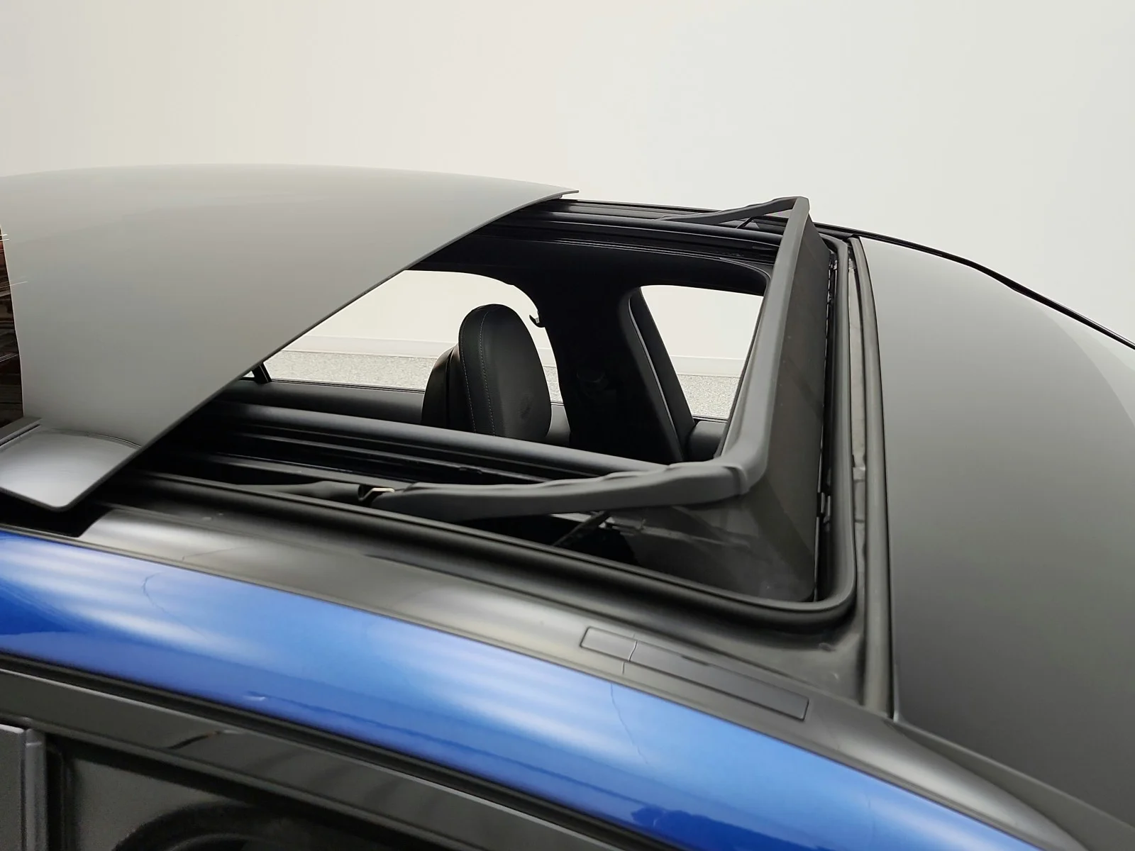 Used 2022 Starling Blue Metallic Mercedes-Benz C 300 Sedan image 19