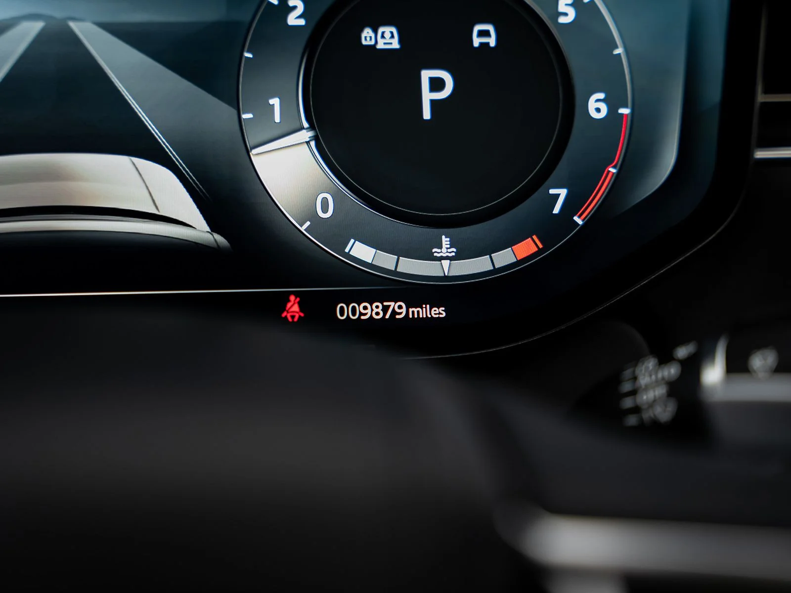 Used 2022 Green Land Rover First Edition image 47