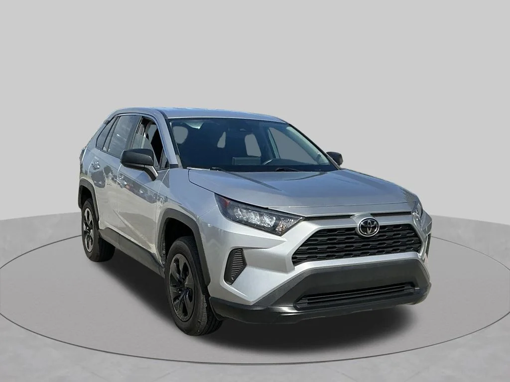 Used 2022 Silver Toyota LE image 15