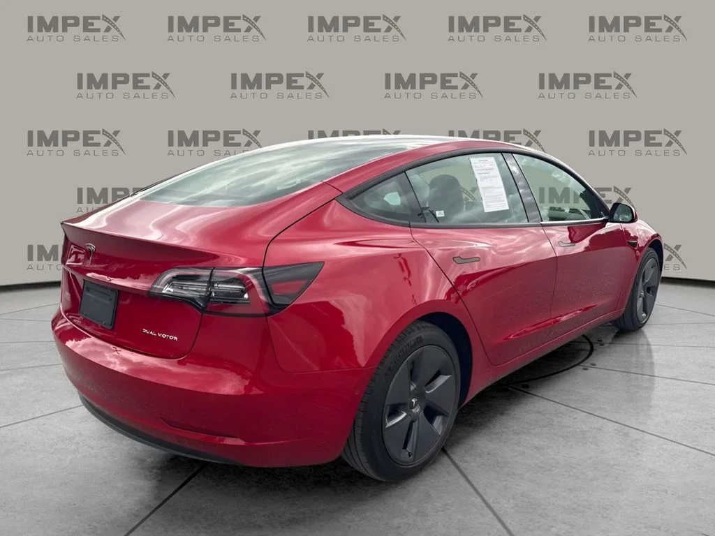 Used 2022 Red Tesla Long Range image 3