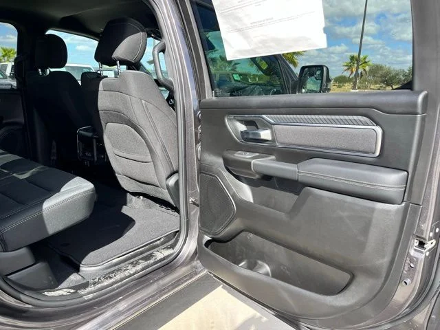 New 2025 Granite Crystal Metallic Clear-Coat Exterior Paint RAM Big Horn/Lone Star image 19