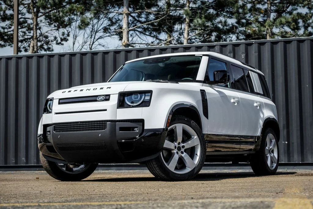 New 2026 Fuji White Land Rover X-Dynamic SE image 1