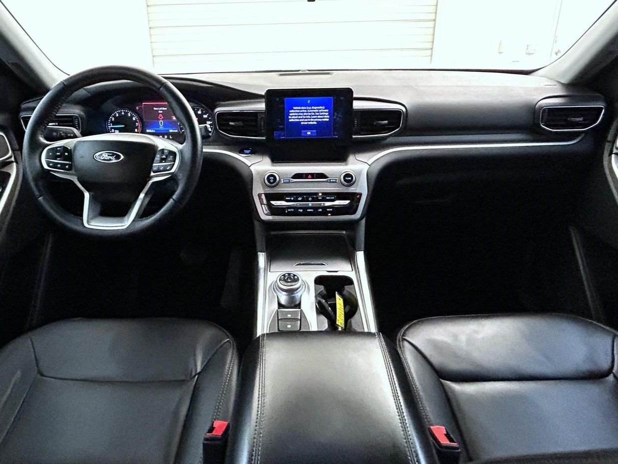 Used 2023 Black Ford XLT image 13