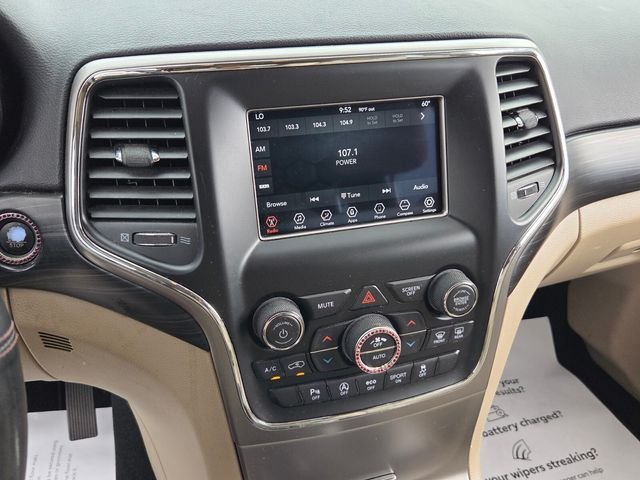 Used 2019 Red Jeep Laredo E image 16