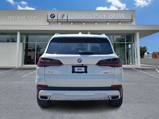 New 2026 Mineral White Metallic BMW xDrive50e image 5