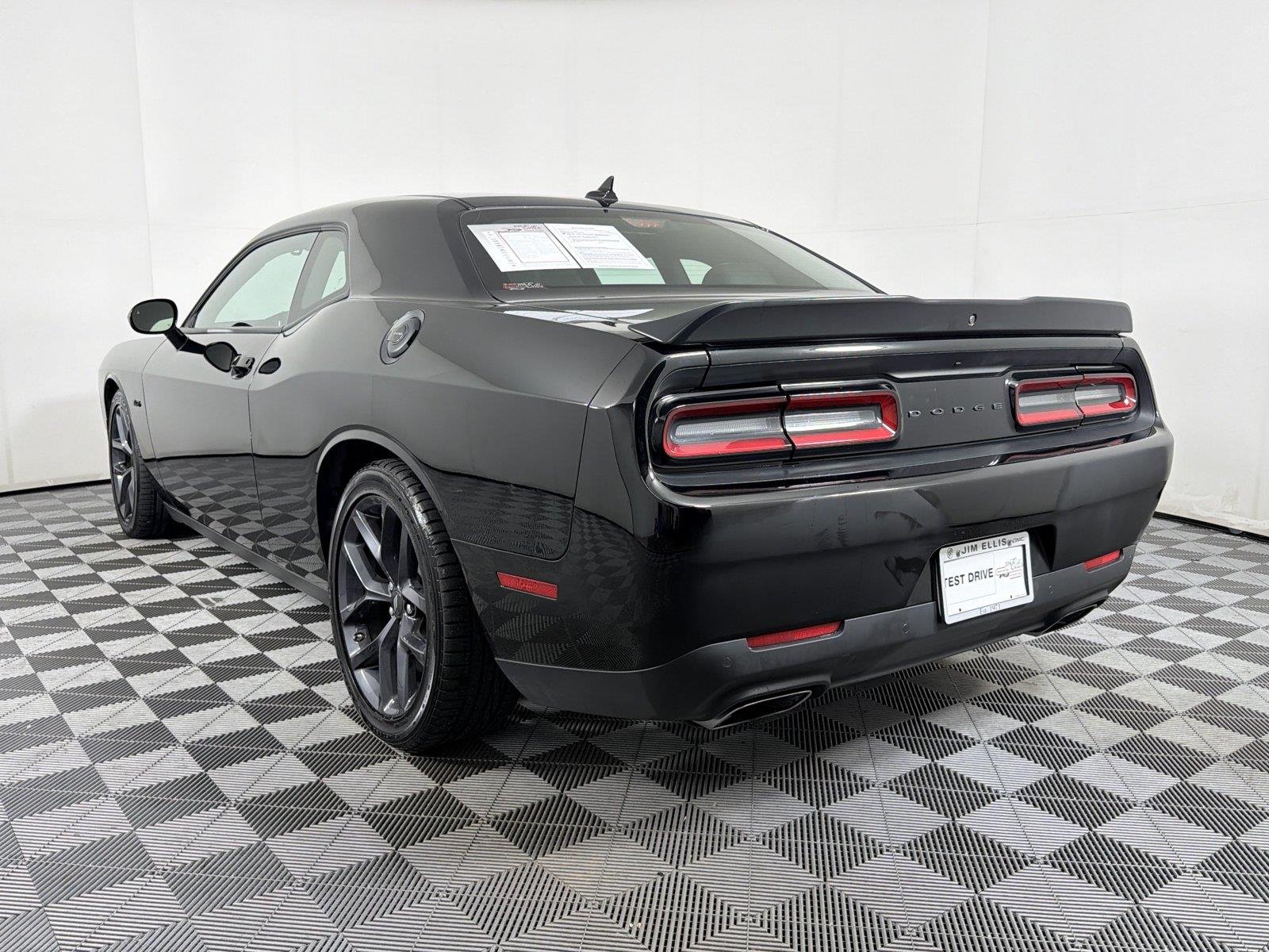 Used 2023 Pitch Black Clearcoat Dodge R/T image 4