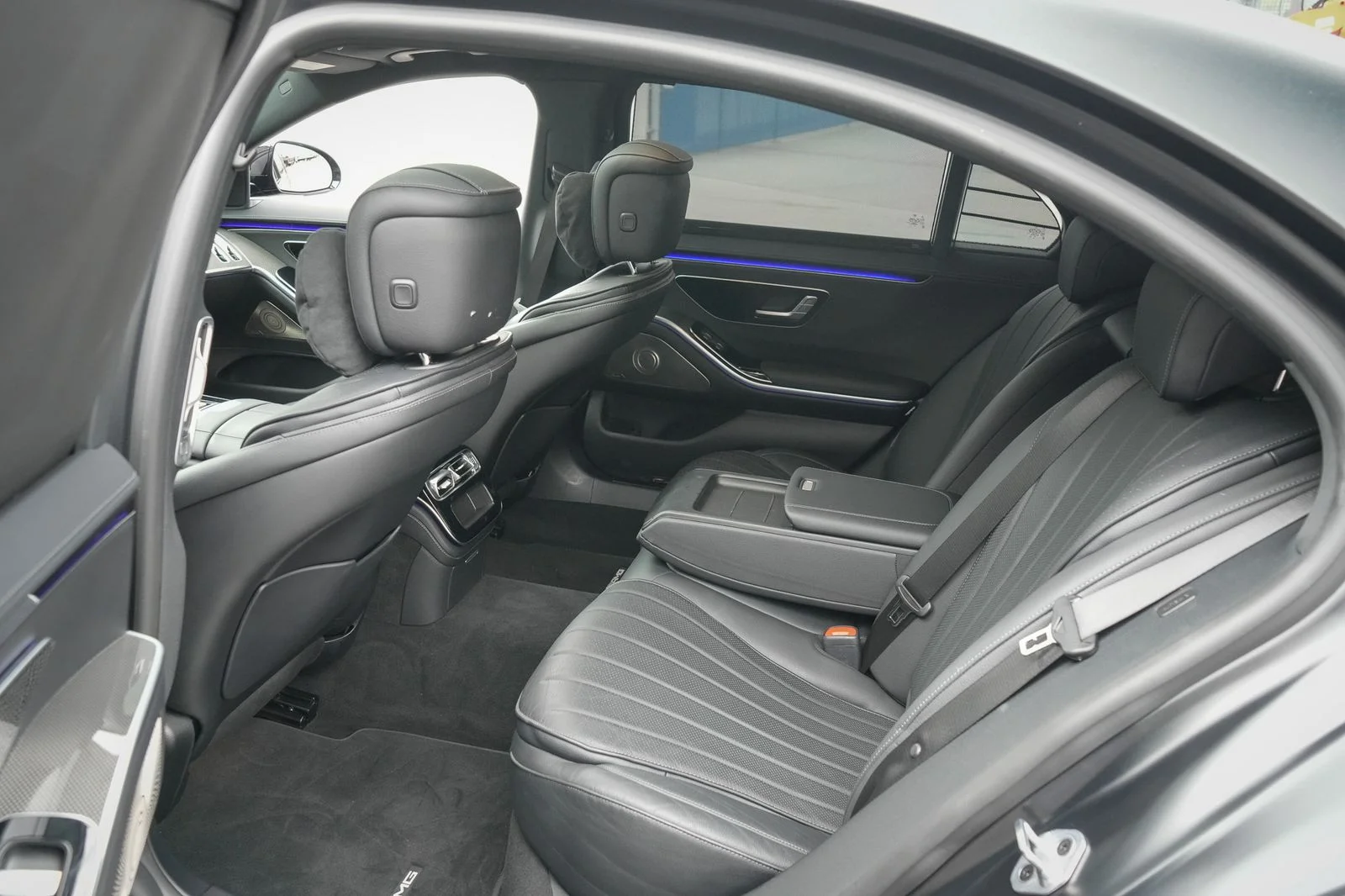 Used 2023 Black Mercedes-Benz S 580e image 32