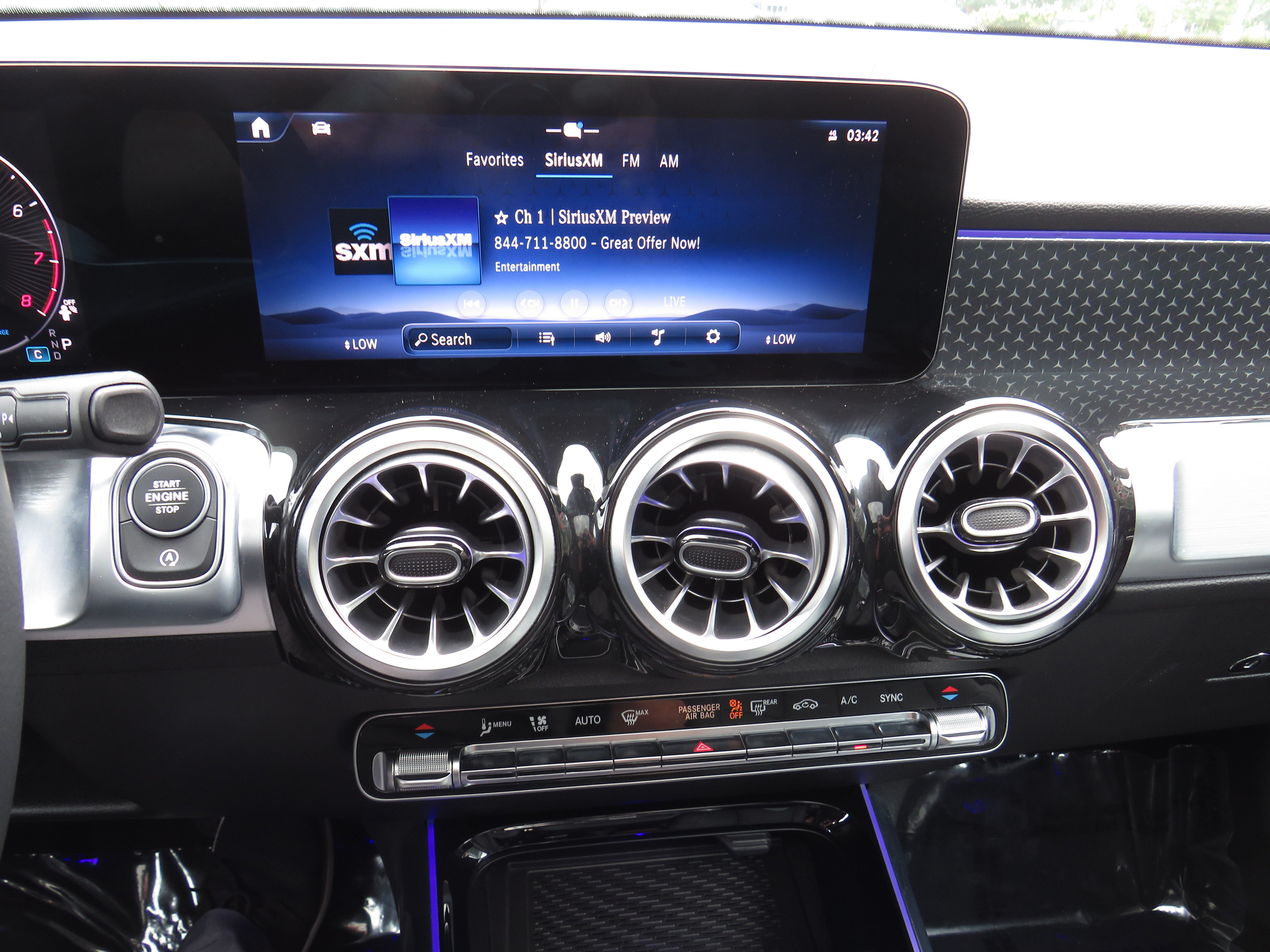 Used 2026 Night Black Mercedes-Benz GLB 250 4MATIC® image 13