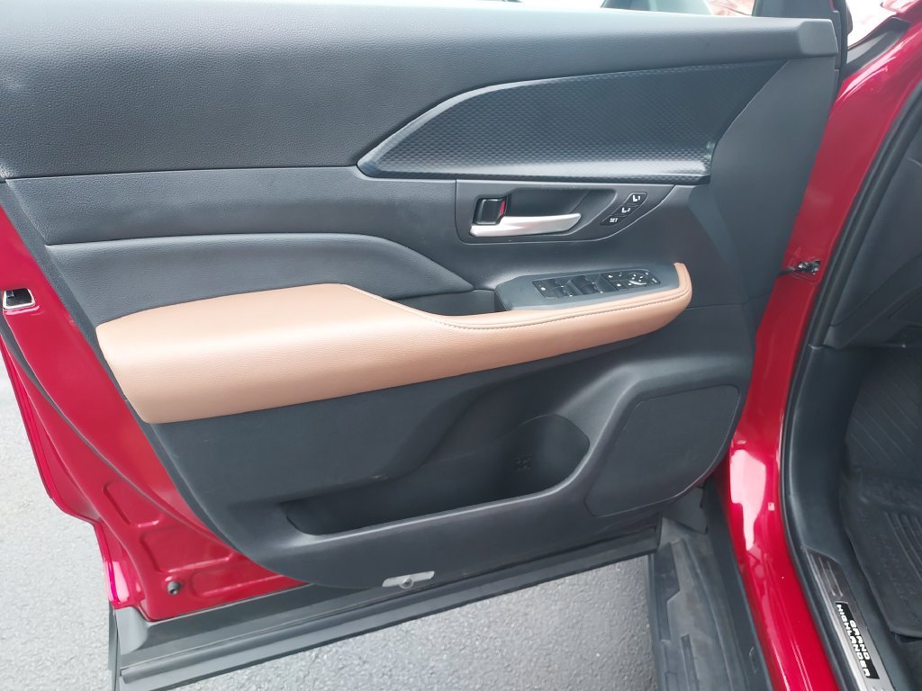 Used 2025 Red Toyota MAX Platinum image 12