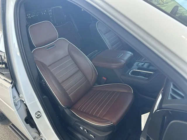 Used 2025 White GMC Denali Ultimate image 27