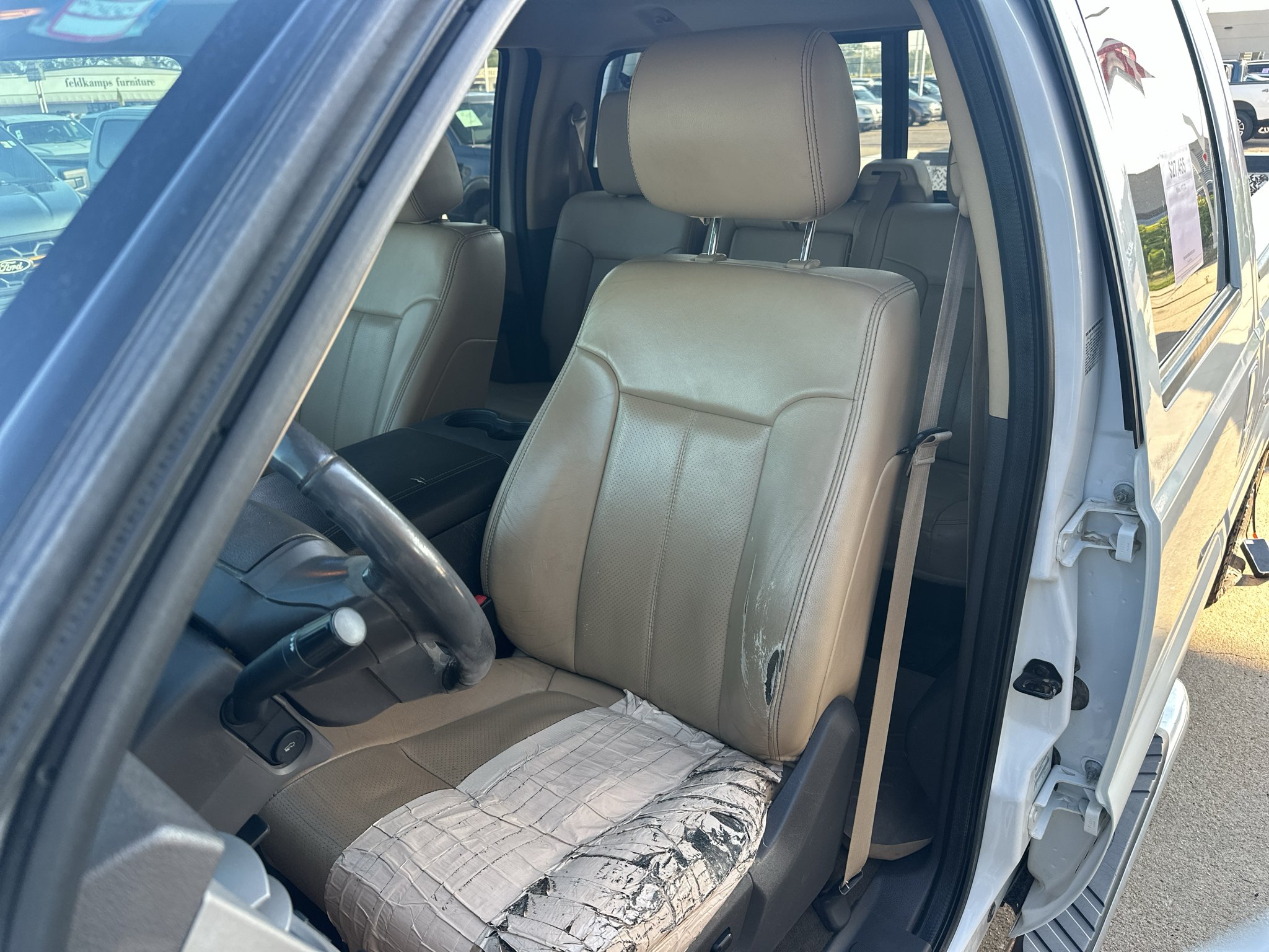 Used 2016 White Platinum Metallic Tri-Coat Ford LARIAT image 29