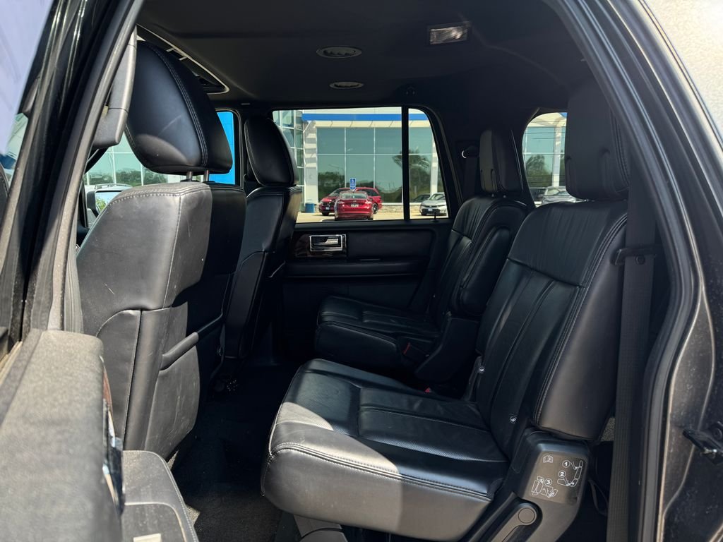 Used 2017 Magnetic Gray Metallic Lincoln Select image 12
