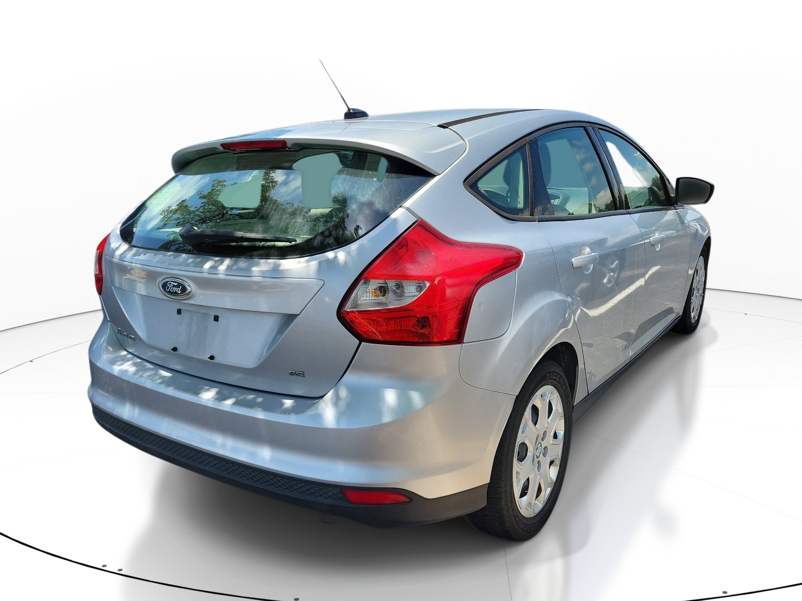 Used 2012 Ingot Silver Ford SE image 4