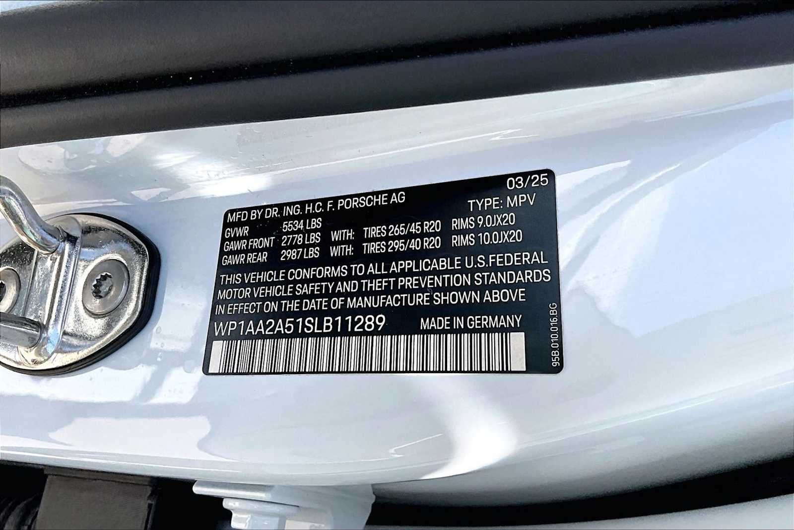 Used 2025 Carrara White Metallic Porsche  image 26