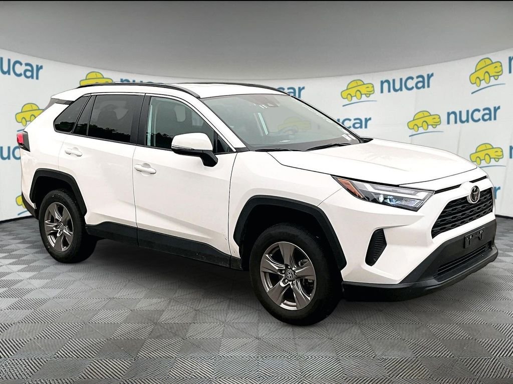 Used 2025 White Toyota XLE image 1