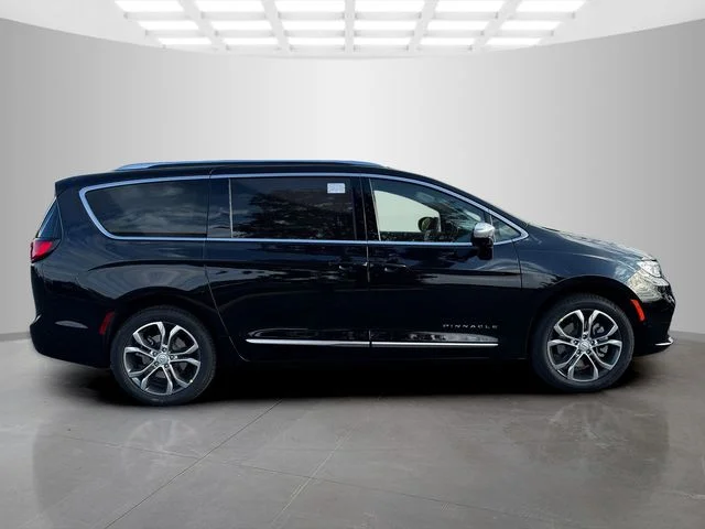 New 2026 Diamond Black Crystal Pearl-Coat Exterior Paint Chrysler Pinnacle image 8