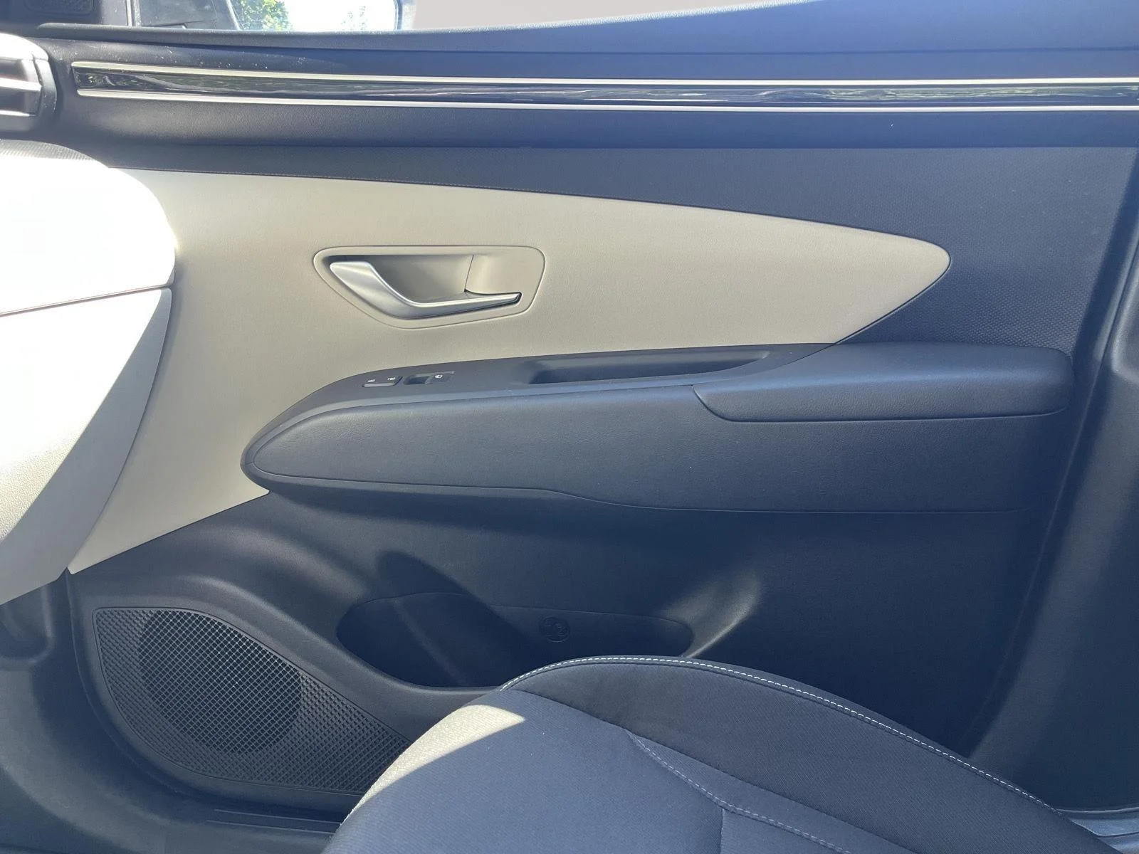 Used 2024 Shimmering Silver Hyundai SEL image 22