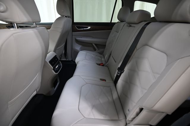 New 2026 Black Volkswagen 2.0T SE w/Technology image 8
