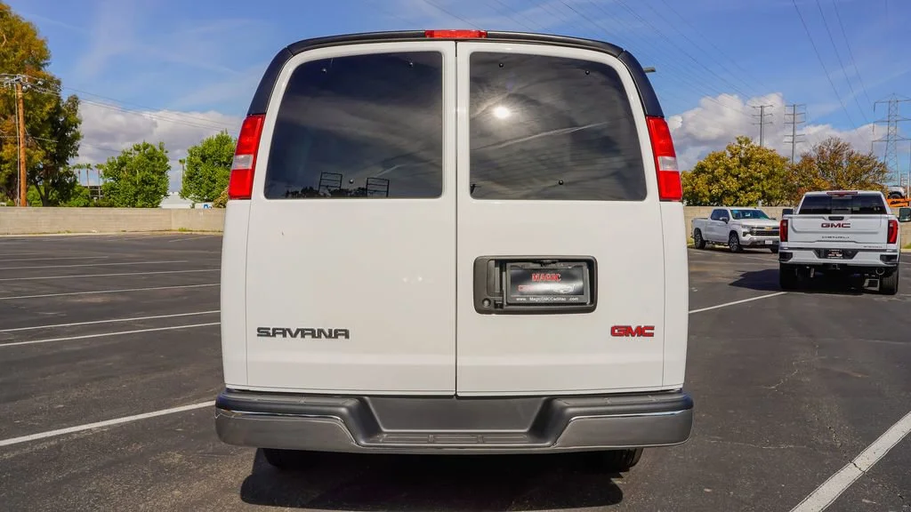 Used 2025 Summit White GMC LT image 11