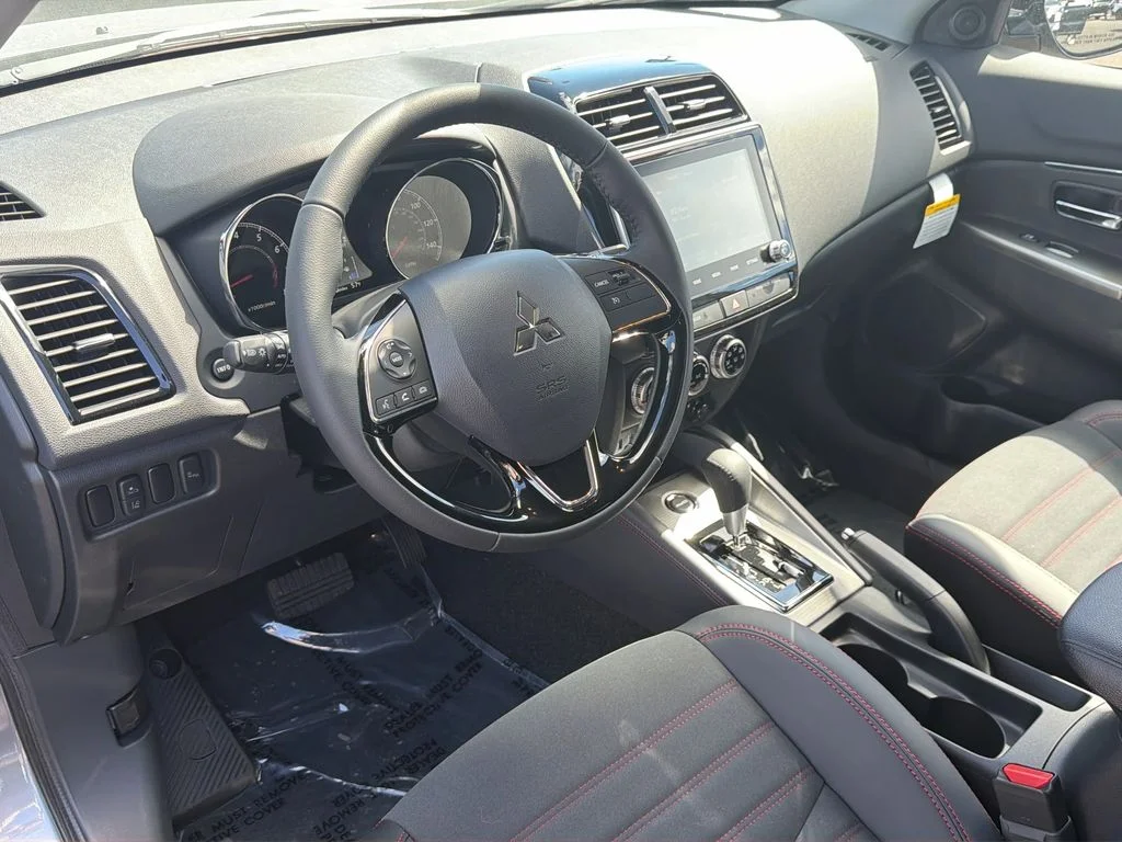 New 2026 Mercury Gray Metallic Mitsubishi 2.0 SE image 14