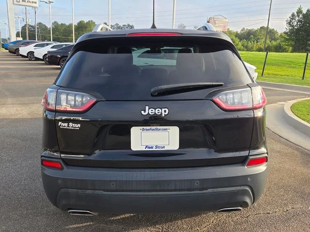 Used 2020 Black Jeep Latitude Plus image 9