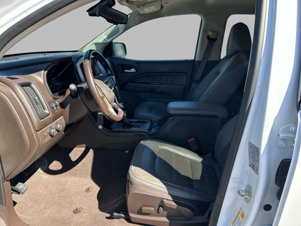 Used 2022 White GMC Denali image 10