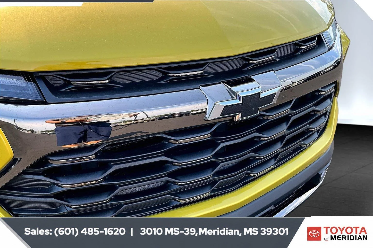 Used 2025 Nitro Yellow Metallic Chevrolet ACTIV image 21