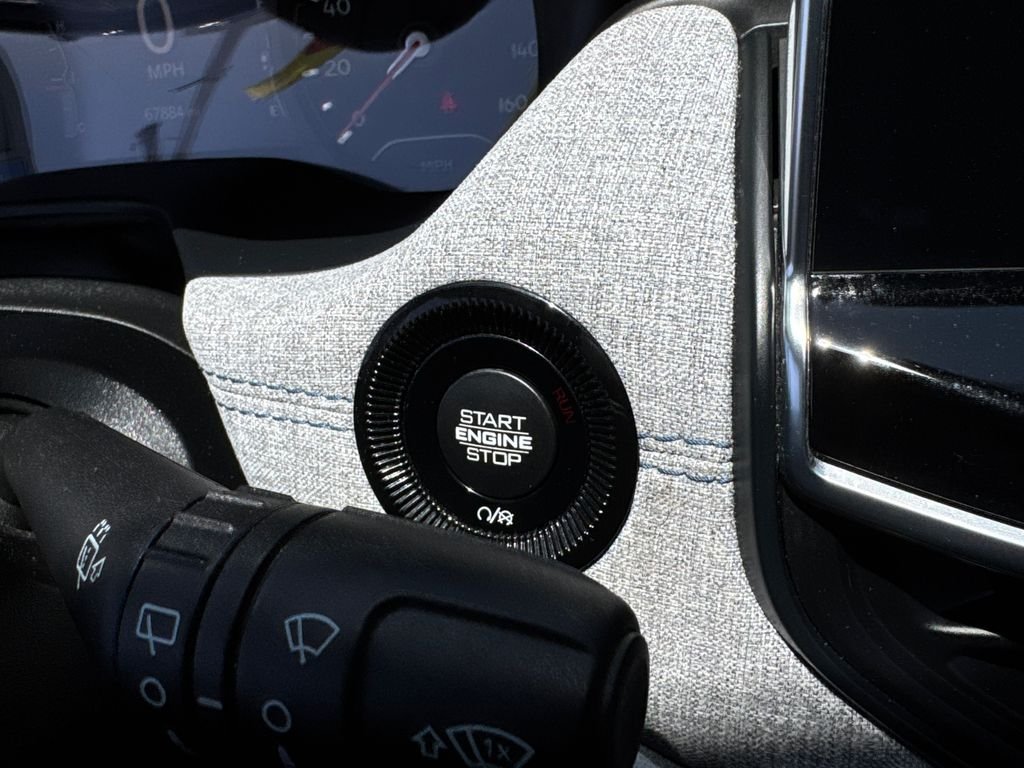 Certified Used 2024 White Jeep Latitude image 30