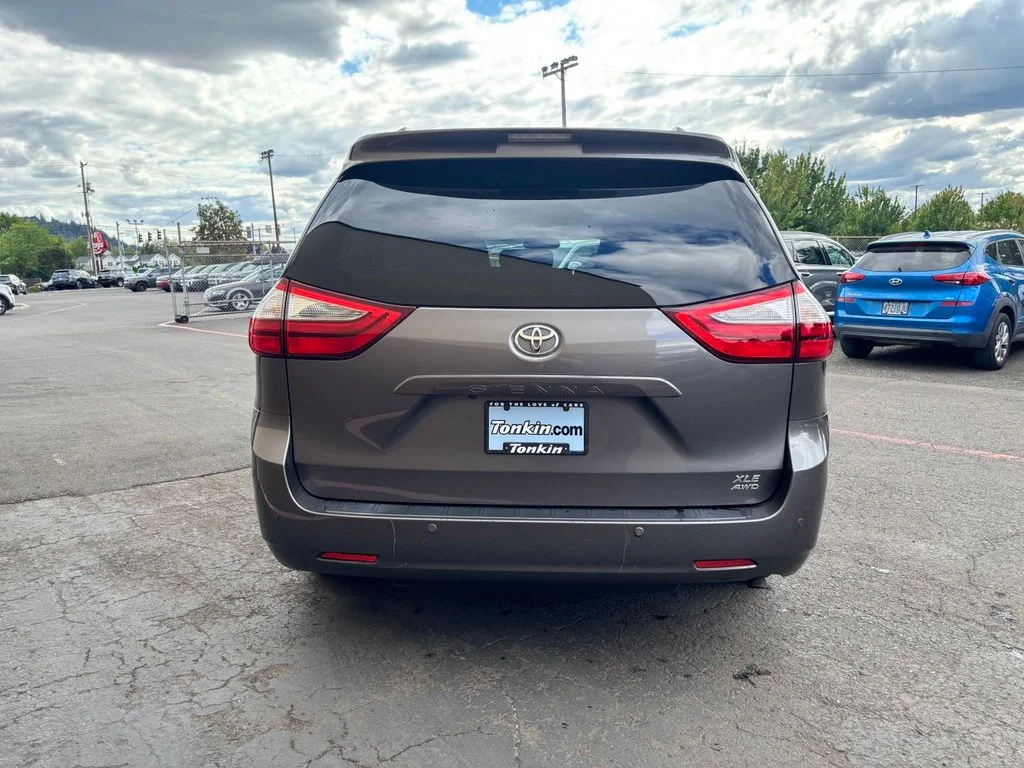 Used 2017 Predawn Gray Mica Toyota XLE image 7
