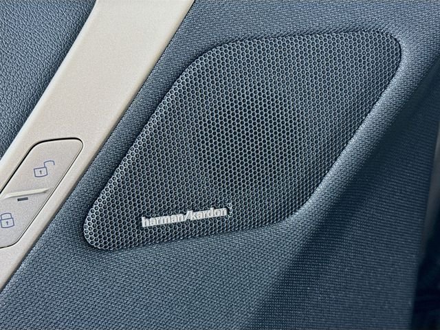 2026 BMW iX 45 - Photo 19