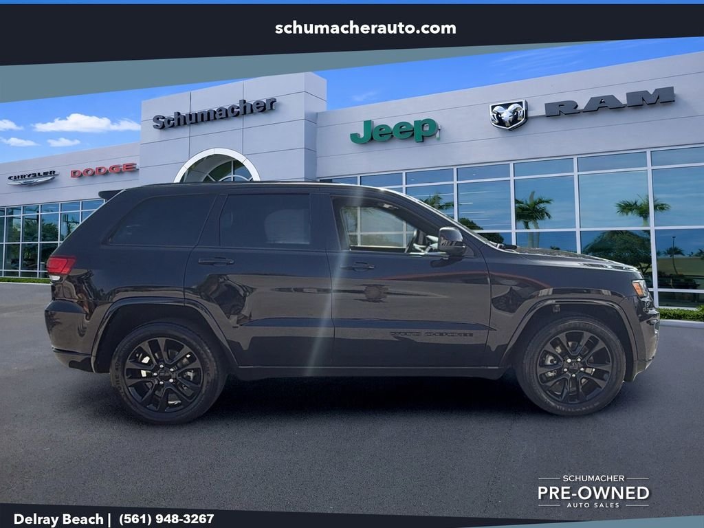 Used 2021 Black Jeep Laredo X image 8