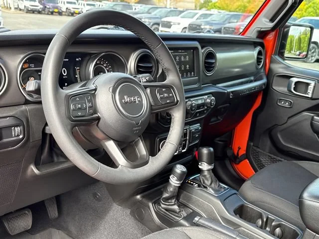Used 2023 Punkn Metallic Clearcoat Jeep Sport S image 16