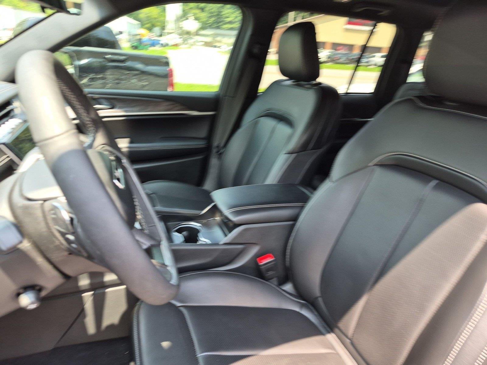 Used 2025 Baltic Gray Metallic Clearcoat Jeep Limited image 18