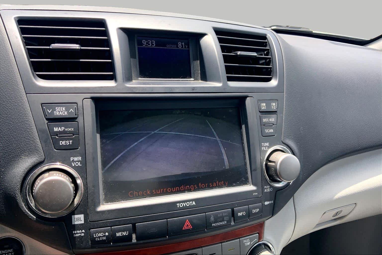 Used 2010 Waveline Pearl Toyota Limited image 25