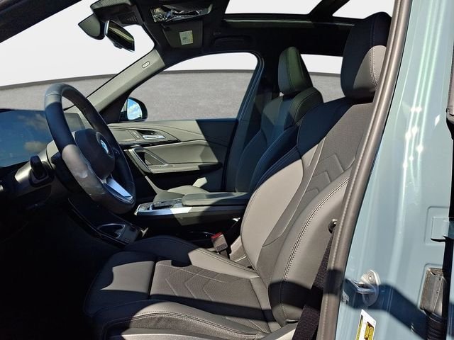 New 2026 Cape York Green Metallic BMW xDrive28i image 11