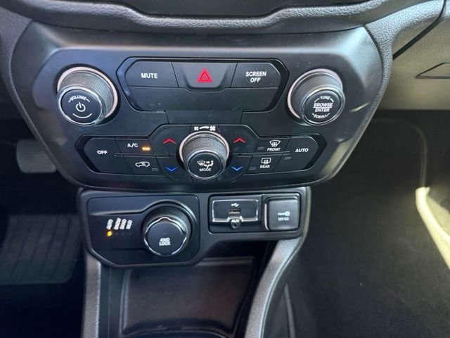 2018 Jeep Renegade Latitude - Photo 23