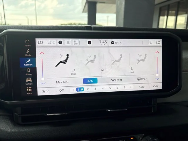 New 2027 White/off-white Jeep Sport S image 15