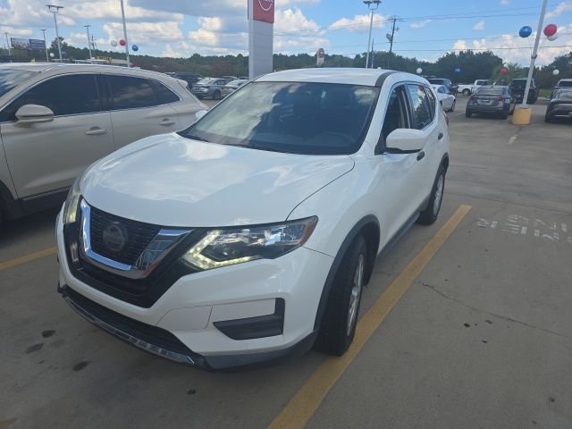 Used 2018 White Nissan S image 7