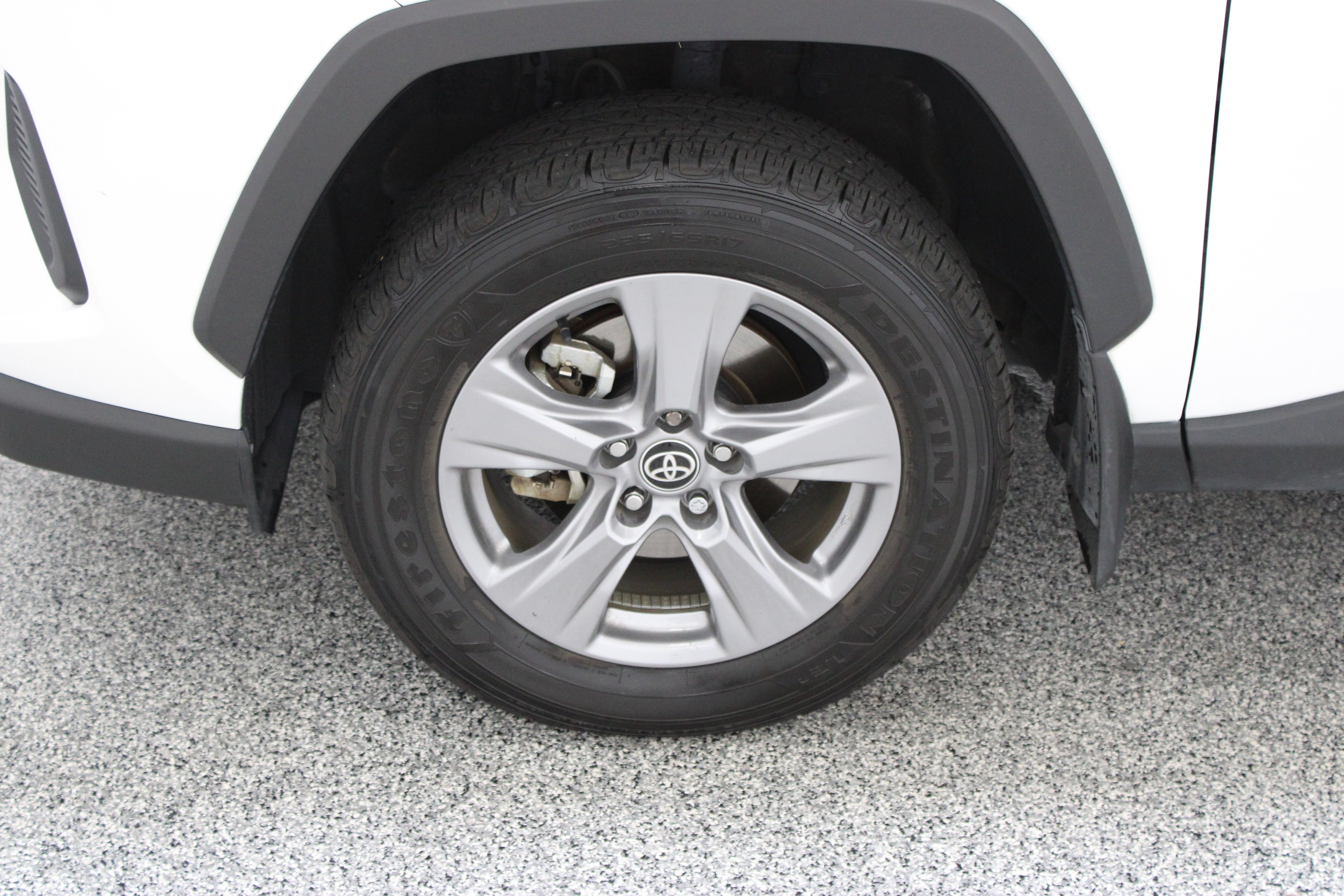Used 2024 Ice Cap Toyota Hybrid XLE 2.5L image 11