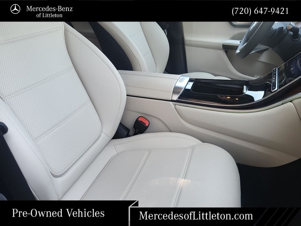 Used 2026 Silver Mercedes-Benz GLC 300 image 13