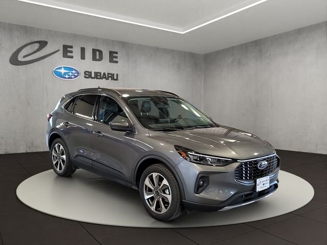 2025 Ford Escape Platinum AWD's photo