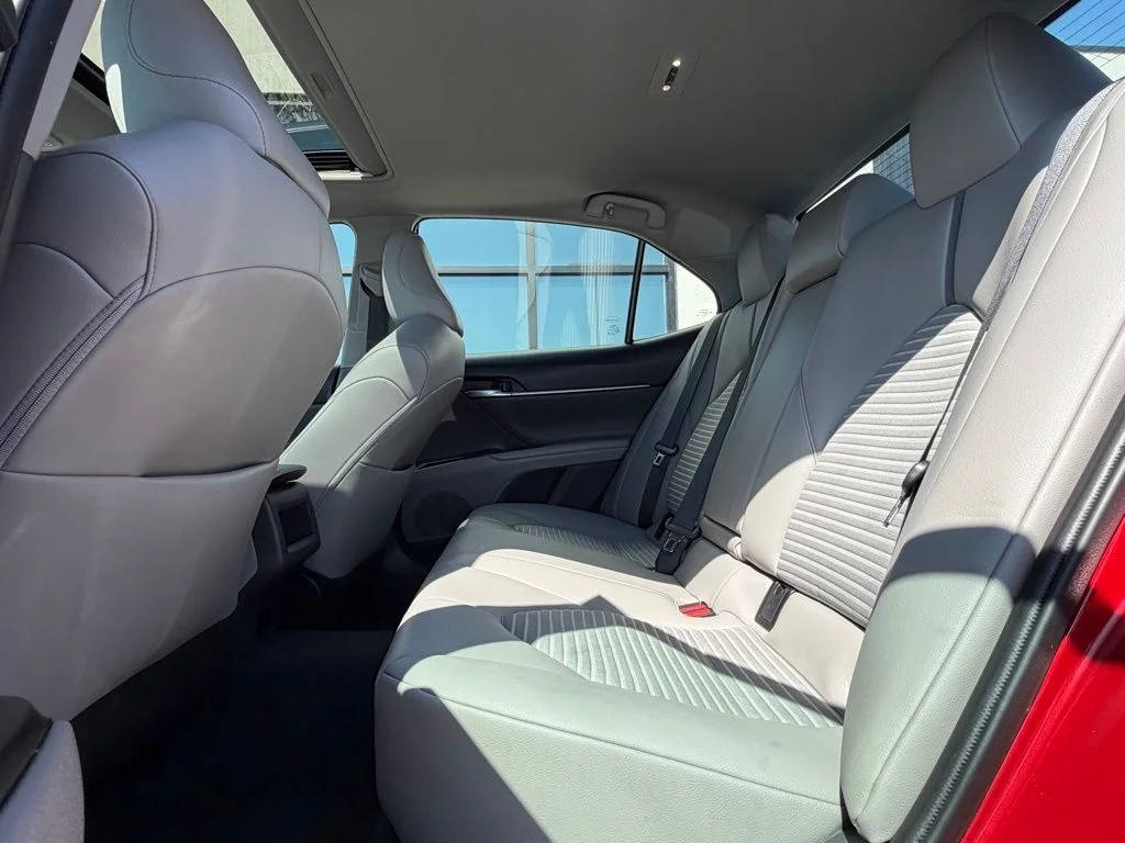 2022 Toyota Camry SE - Photo 11