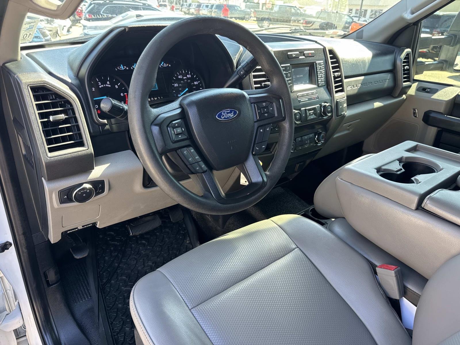 Used 2019 Oxford White Ford XL image 17